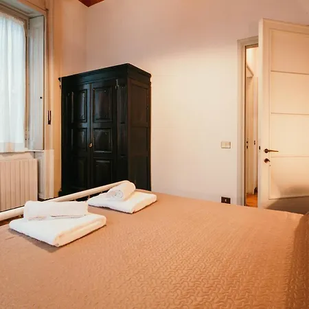 Library - Candela Apartment *