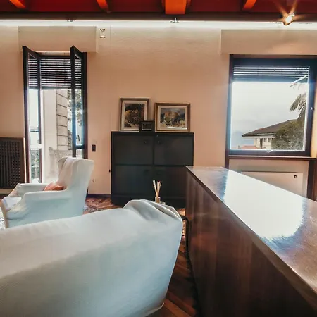 Library - Candela Lejlighed Stresa