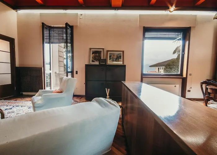 Library - Candela Apartamento Stresa