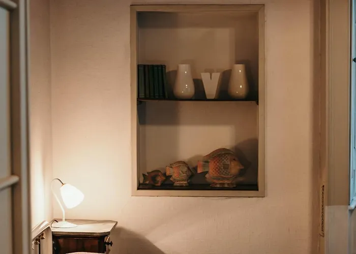 Library - Candela Daire *